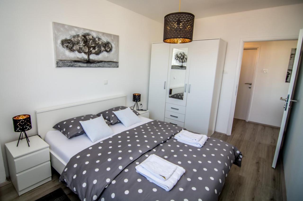 Apartamento Sky Slavonski Brod Exterior foto