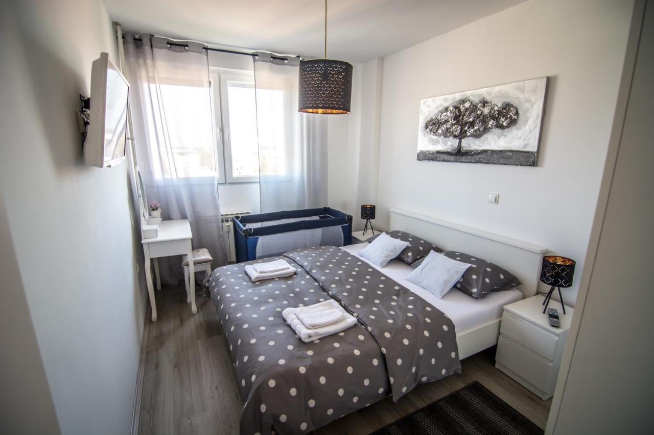 Apartamento Sky Slavonski Brod Exterior foto